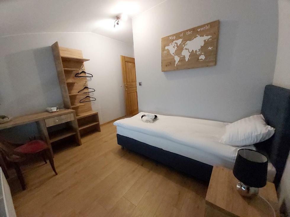 Noclegi Sulejów Exteriör bild
